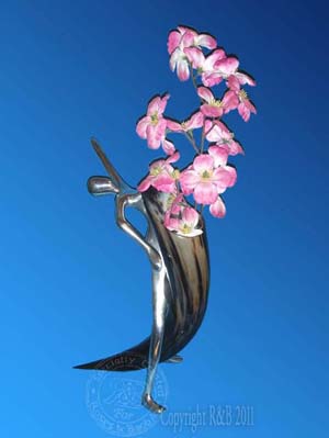 Vase de fleurs en corne noire