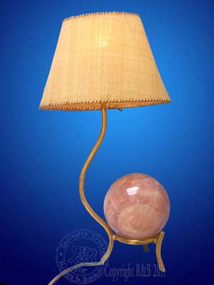 Lampe de laiton et sphère simple